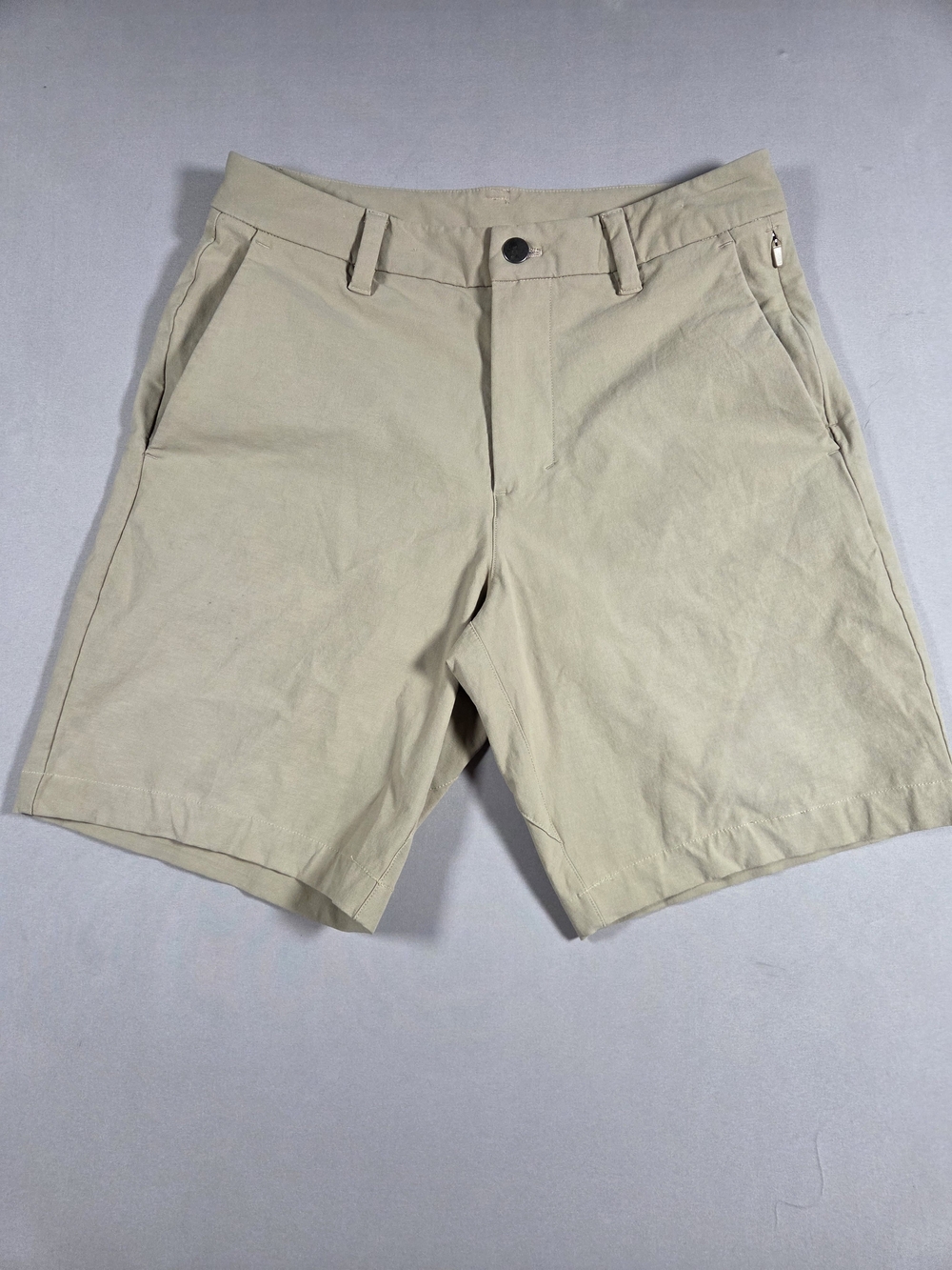lululemon athletica Men's Light Beige Flat-Front Shorts Size 28